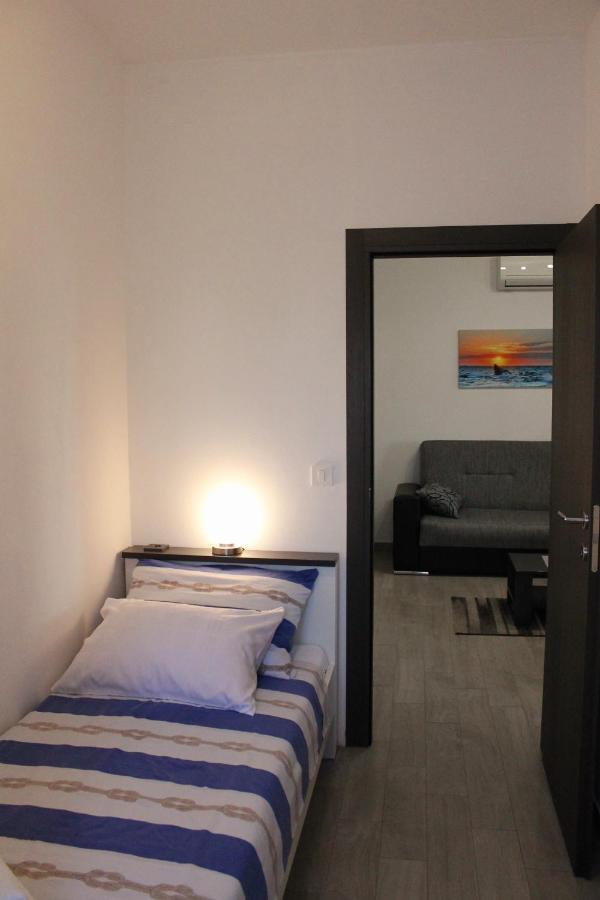 Apartmani Mladenka Малинська Екстер'єр фото