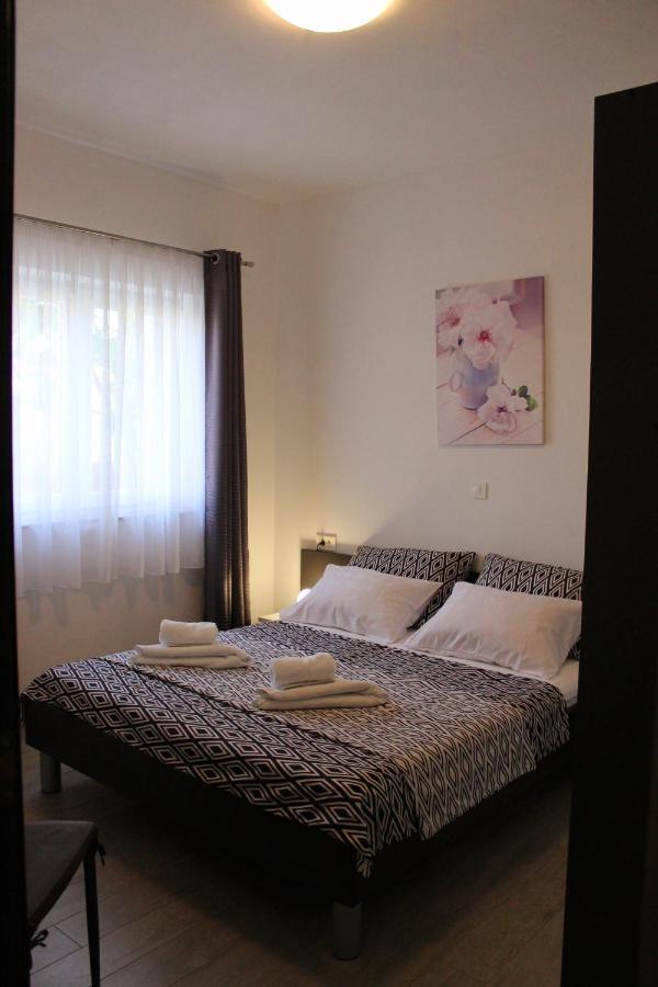 Apartmani Mladenka Малинська Екстер'єр фото