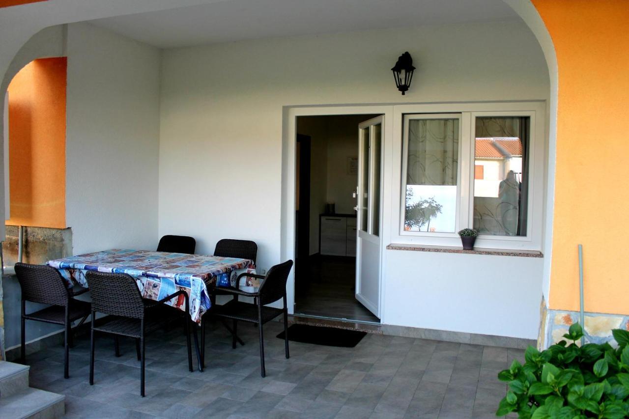 Apartmani Mladenka Малинська Екстер'єр фото
