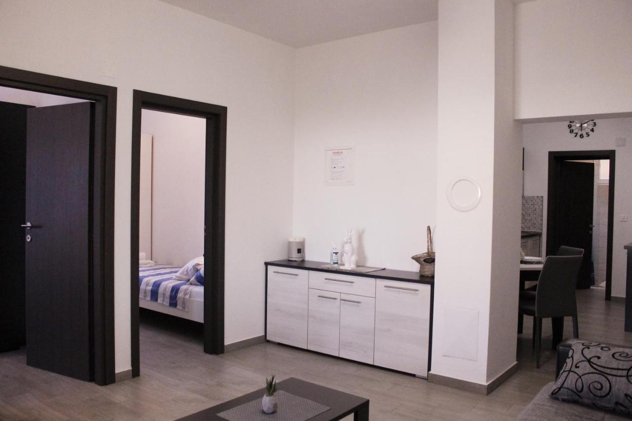Apartmani Mladenka Малинська Екстер'єр фото