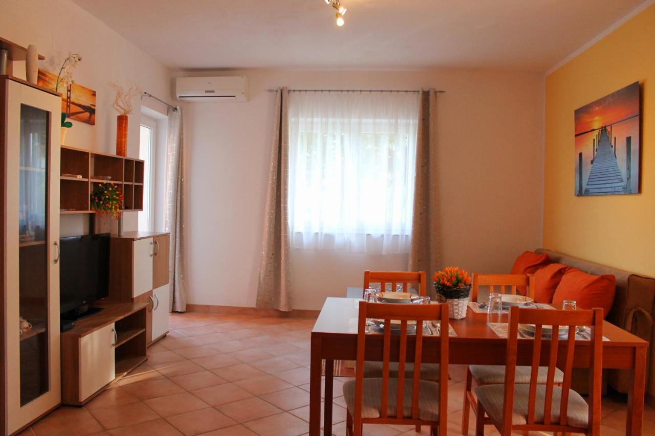 Apartmani Mladenka Малинська Екстер'єр фото