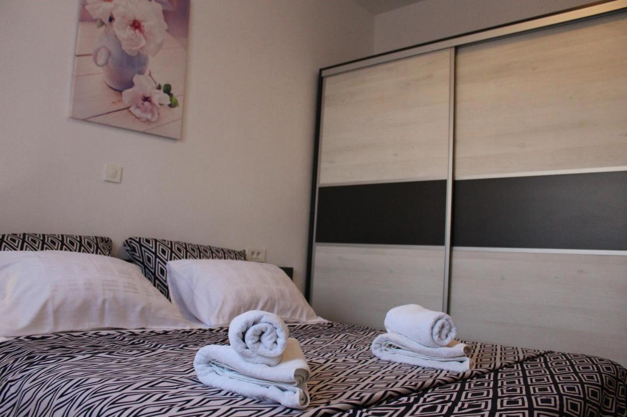 Apartmani Mladenka Малинська Екстер'єр фото