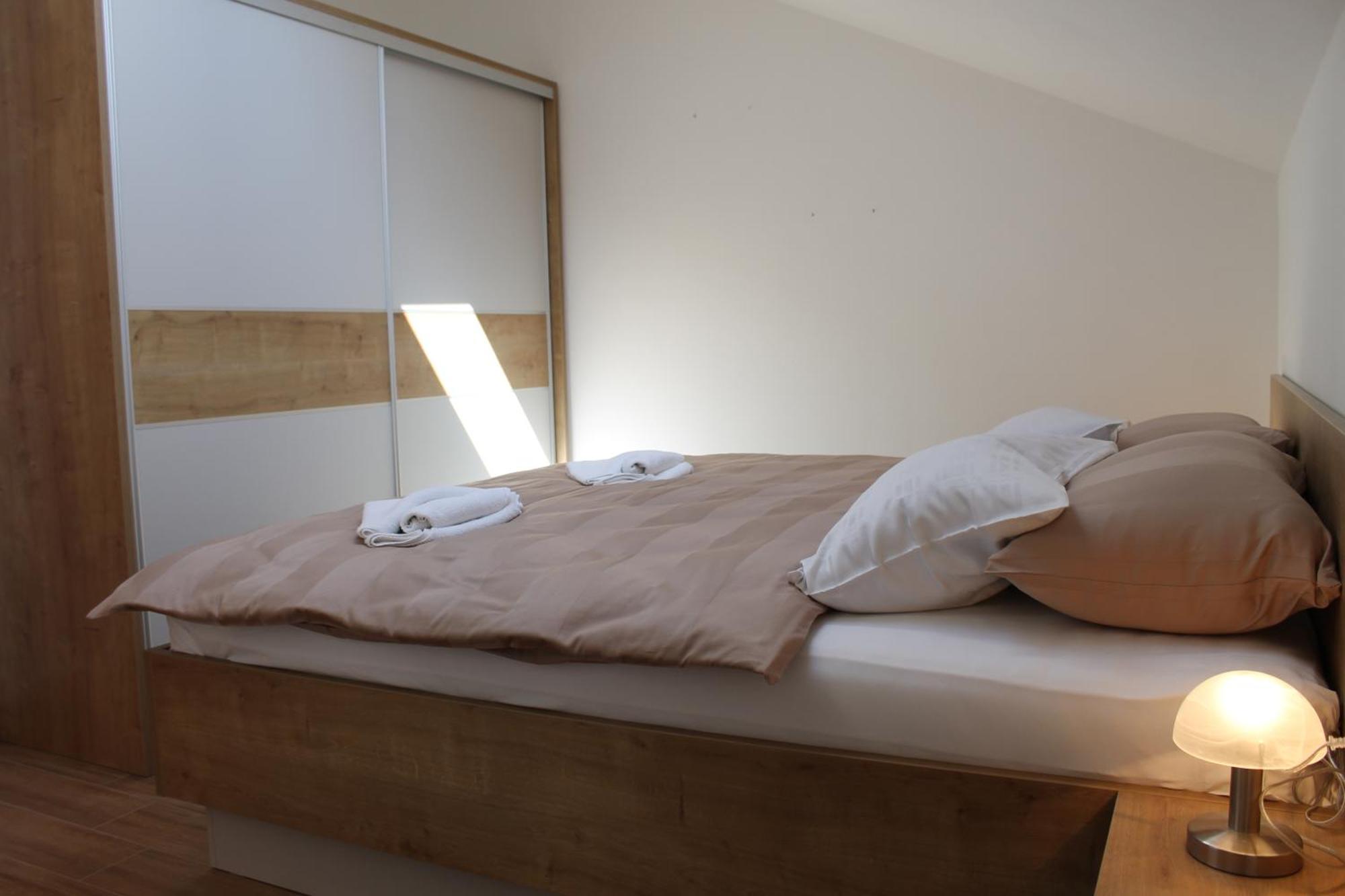 Apartmani Mladenka Малинська Екстер'єр фото